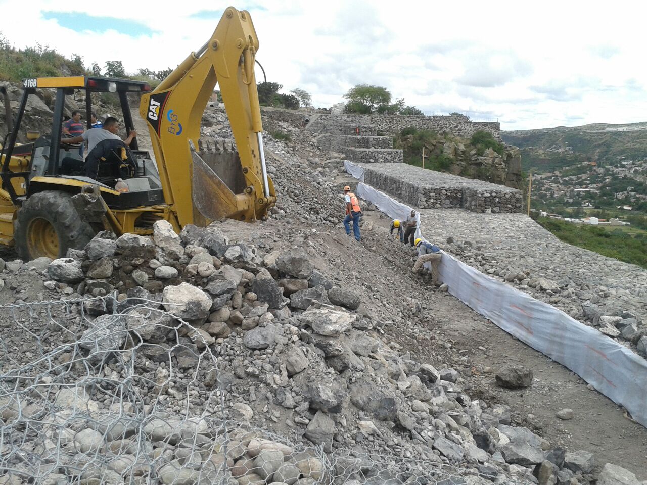 MURO A BASE DE GAVIONES, EL CAMPANARIO, QUERETARO, QUERETARO