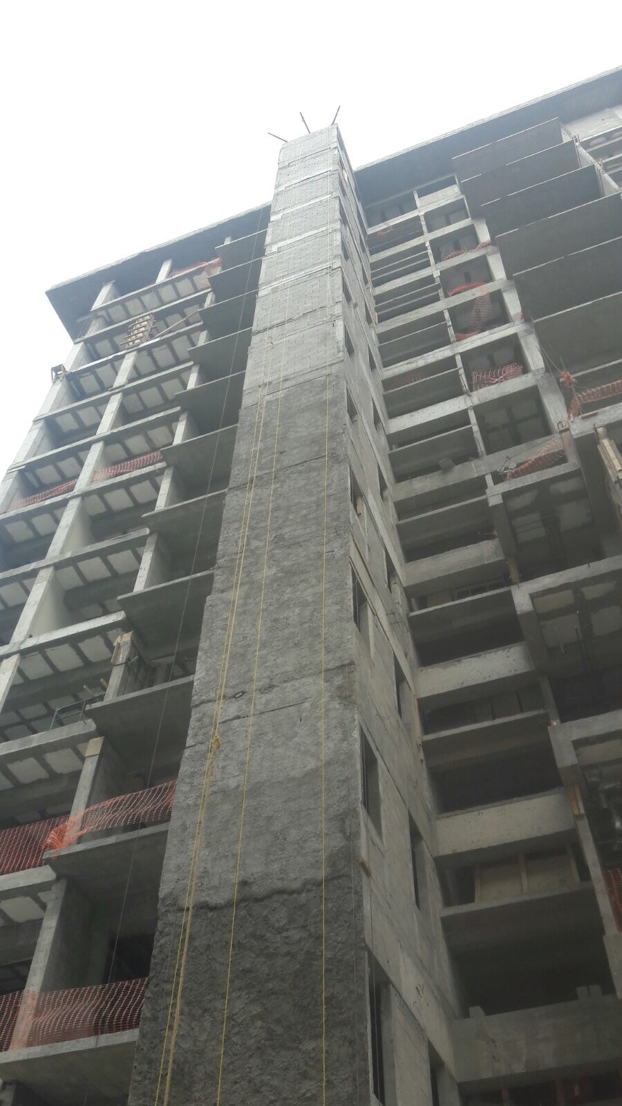 CENTRO COMERCIAL PUERTA LA VICTORIA Y TORRES DE DEPARTAMENTOS, QUERETARO, QUERETARO